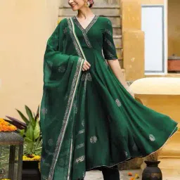 svaraa Women Printed Anarkali Kurta Set image 2