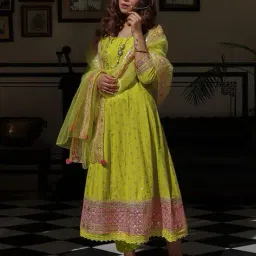 fashor Women Embellished Anarkali Kurta Set with Dupatta image 2