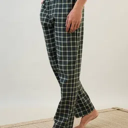sleepz by raymond Men Checked Pyjamas with Elasticated Waistband image 2
