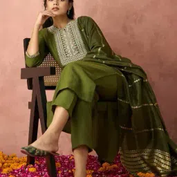 hritika Women Embroidery Straight Kurta Set image 2