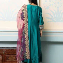 ishin Women Kurta Set image 2