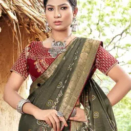 svaraa Women Printed Silk Saree image 2