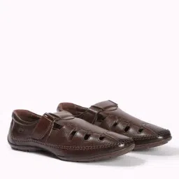 lee cooper Men Slip-On Sandals with Velcro Fastening image 2