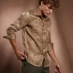 campus sutra Men Regular Fit Shirt with Spread Collar image 2