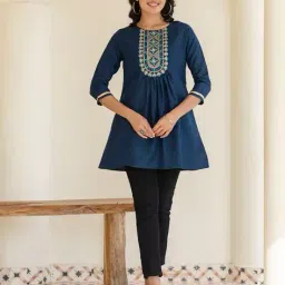 navlik Women Embroidery Flared Tunic image 2