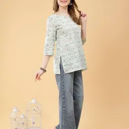 lasmo Women Printed Straight Kurta  image 2