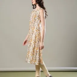 nyrika Women Paisley Print A-Line Kurta image 2