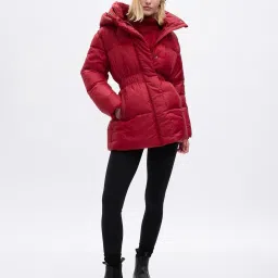 gap Women Quilted Relaxed Fit Puffer Jacket image 3