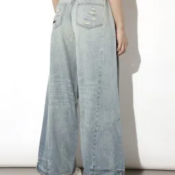 only Women Heavily Washed Distressed Relaxed Jeans image 3
