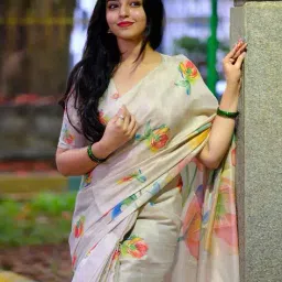 svaraa Women Kashmiri Paisley Printed Cotton Blend Saree  image 3