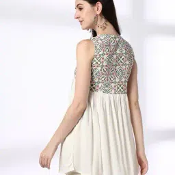 fusion Women Embroidered Relaxed Fit Tunic image 3