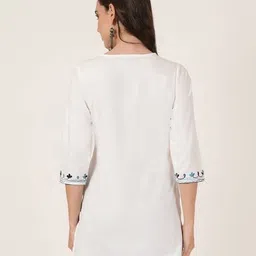 diktmark Women Embroidered Straight Kurti image 3