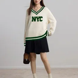 leia Women Typographic Print Oversized Fit V-Neck T-Shirt image 3