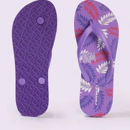 frisbee Women Printed Thong-Strap Flip-Flops image 3
