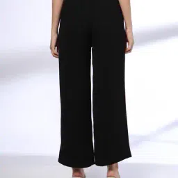 fig Women Wide-Leg Pleated Pants image 3
