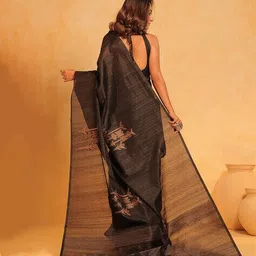kk kavvya crsk Women Handloom Saree with Tassels image 3