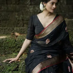 a one wear Women Woven Saree with Contrast Border image 3