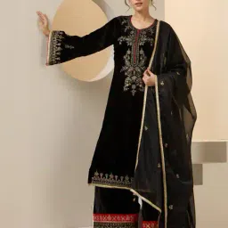 ishin Women Straight Kurta Set image 3