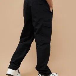 bossini Men Straight Fit Pleated Pants with Insert Pockets image 3