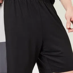 max Men Mid Rise Regular Fit Shorts image 3