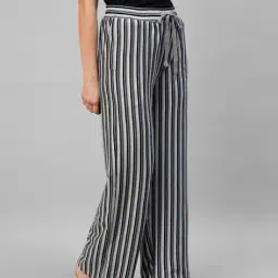 drape in vogue Women Printed Relaxed Fit Pyjamas image 3