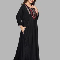 sanaa Women Embroidery Nighti image 3