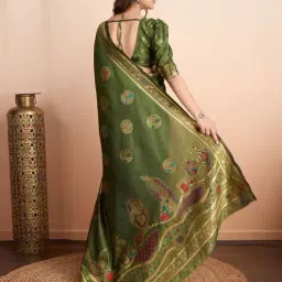 rich & roman Women Silk Saree with Contrast Border  image 3