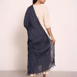 rangmanch by pantaloons Women Wrinkled Dupatta with Tassels image 3