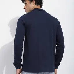 dillinger Men Regular Fit V-Neck T-Shirt image 3