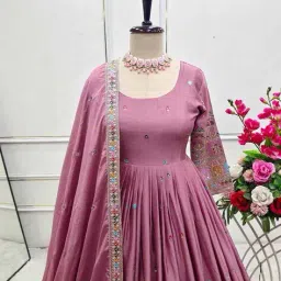 gopi fashion hub Women Anarkali Kurta Set image 3