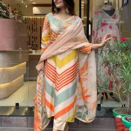 svaraa Women Striped Straight Kurta Set image 3