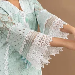 varamya Women Embroidered Straight Kurta Set image 3