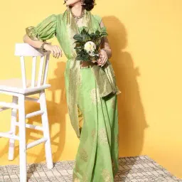 ri-wah Floral Pattern Saree with Contrast Border image 3