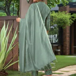 svaraa Women Embroidery Anarkali Kurta Set image 3