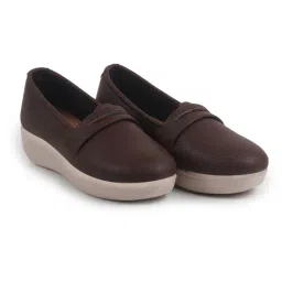 fausto Women Round-Toe Slip-On Shoes image 3