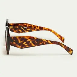 outryt by azorte Women Angular Oversized Polarised Sunglasses image 3