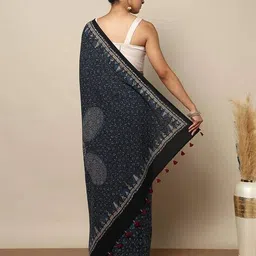 indie picks Handblock Ajrak Print Cotton Mull Saree image 3