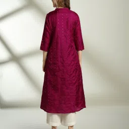 avaasa mix n' match Women Embroidered Asymmetric Kurta image 3