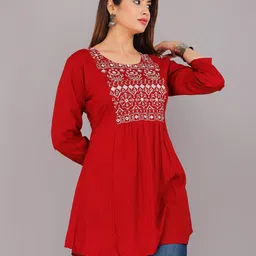 jyoti Embroidered Round-Neck Tunic image 4