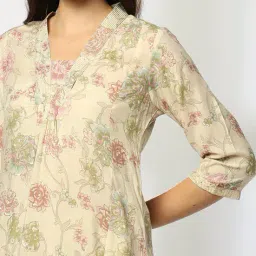 avaasa mix n' match Women Floral Print A-Line Kurta image 4