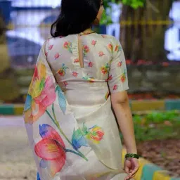 svaraa Women Kashmiri Paisley Printed Cotton Blend Saree  image 4