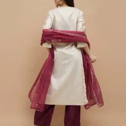 melange by lifestyle Women Embroidered Straight Kurta Suit Set image 4