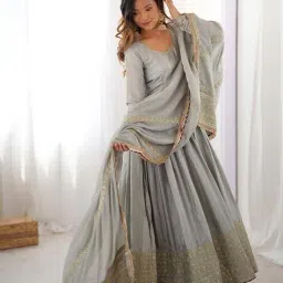 svaraa Women Embroidered Flared Kurta Suit Set image 4