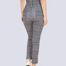 mom for sure by ketki dalal Houndstooth Print Slim Fit Pants image 4
