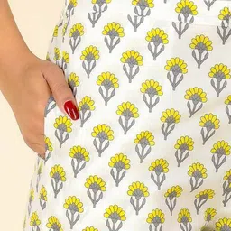 aramya Women Floral Print Pants with Insert Pocket image 4