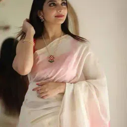 zikaraa Women Woven Saree with Contrast Border image 4