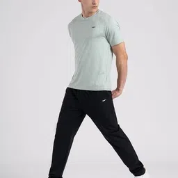 red tape Men Relaxed Fit Cargo Pants image 4