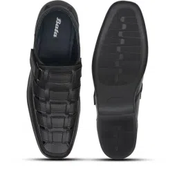 bata Men Shoe-Style Sandals with Velcro Fastening image 4