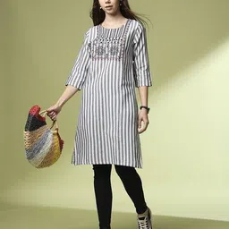 acai Women Striped Round-Neck Straight Kurta image 4