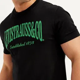 levi's Men Brand Print Slim Fit Crew-Neck T-Shirt image 4